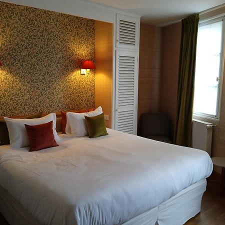 Logis Hotel Les Fuchsias سانت-فاست-لا-هوغ المظهر الخارجي الصورة