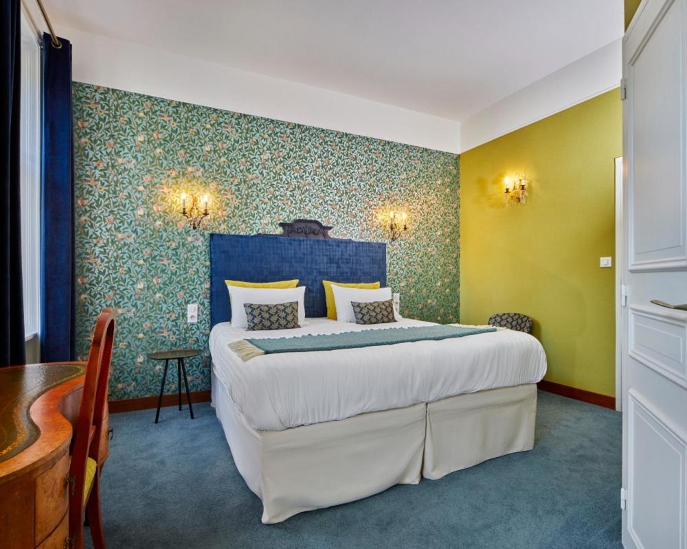Logis Hotel Les Fuchsias سانت-فاست-لا-هوغ المظهر الخارجي الصورة