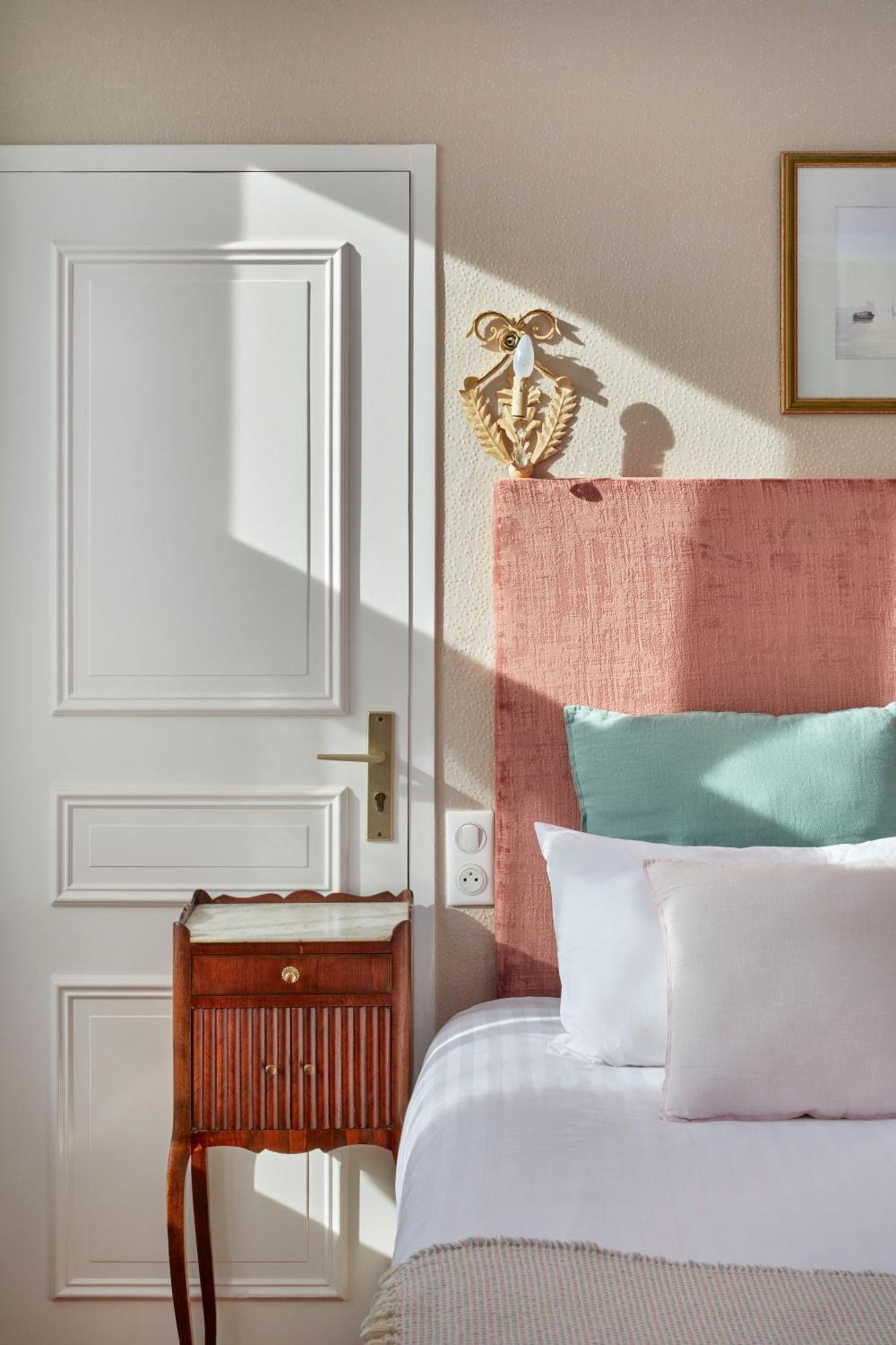 Logis Hotel Les Fuchsias سانت-فاست-لا-هوغ المظهر الخارجي الصورة