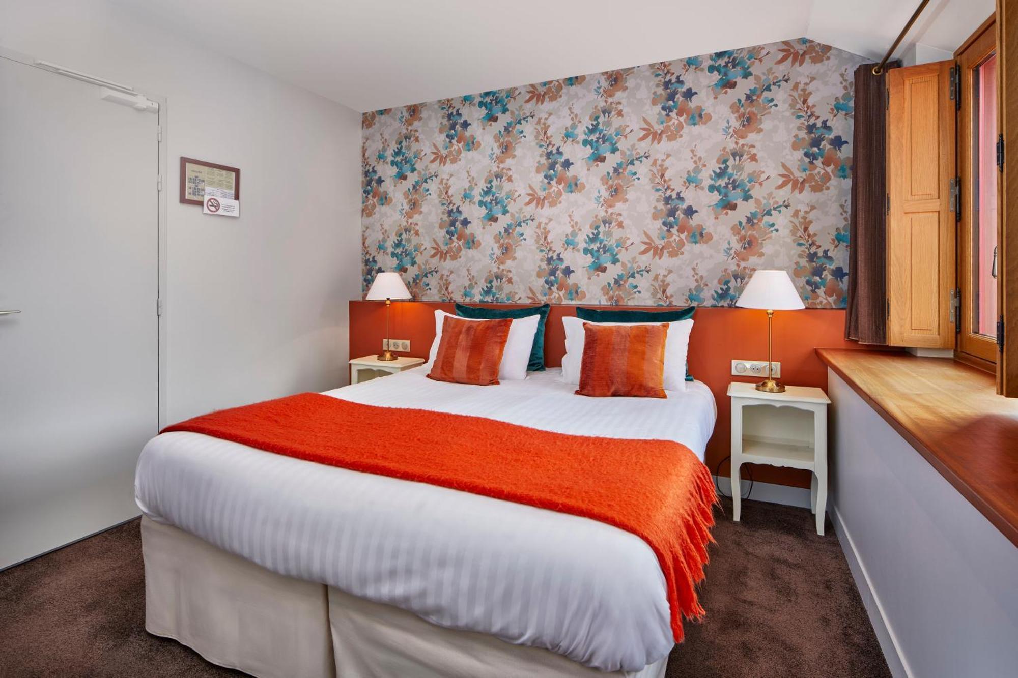 Logis Hotel Les Fuchsias سانت-فاست-لا-هوغ المظهر الخارجي الصورة