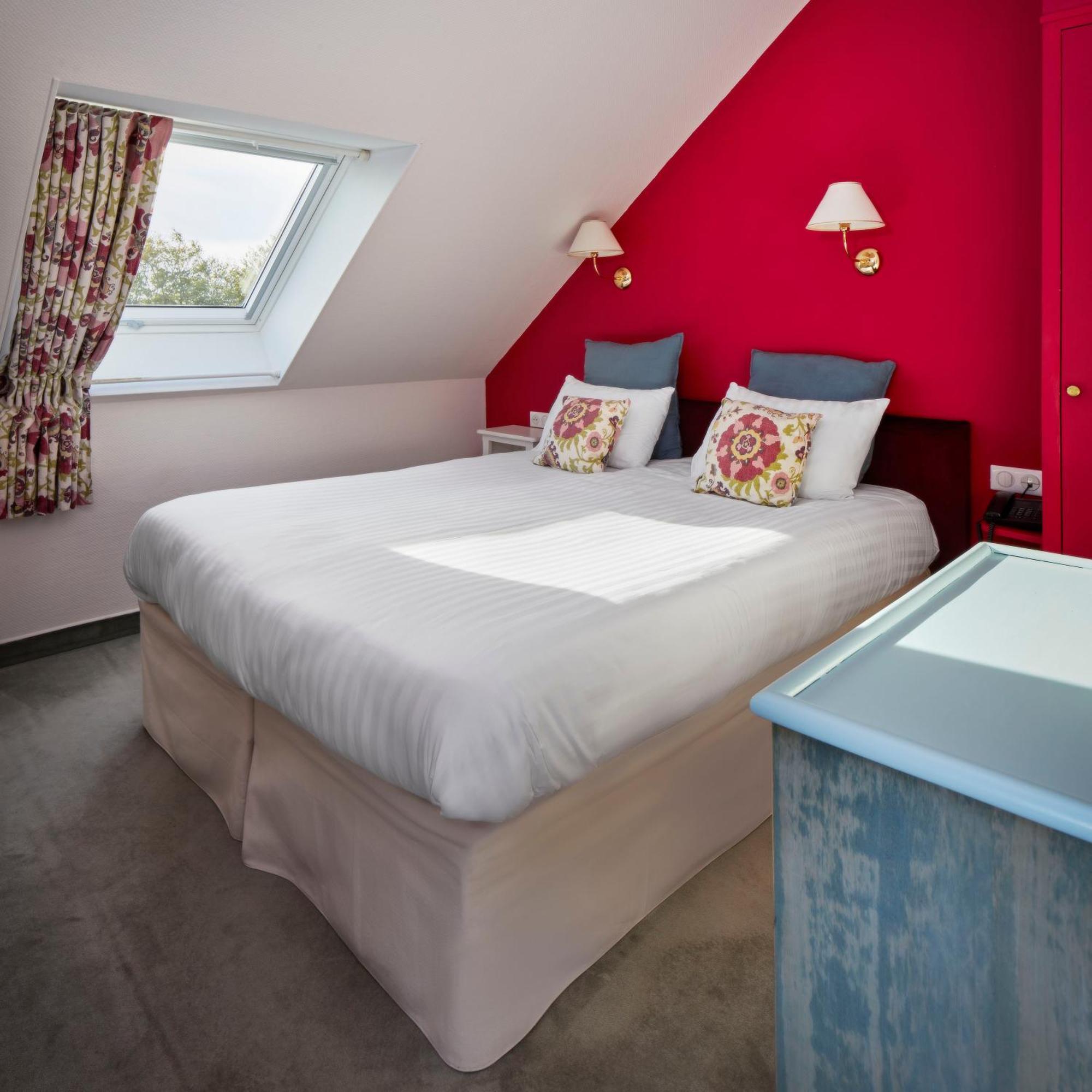 Logis Hotel Les Fuchsias سانت-فاست-لا-هوغ المظهر الخارجي الصورة