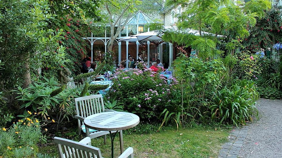 Logis Hotel Les Fuchsias سانت-فاست-لا-هوغ المظهر الخارجي الصورة